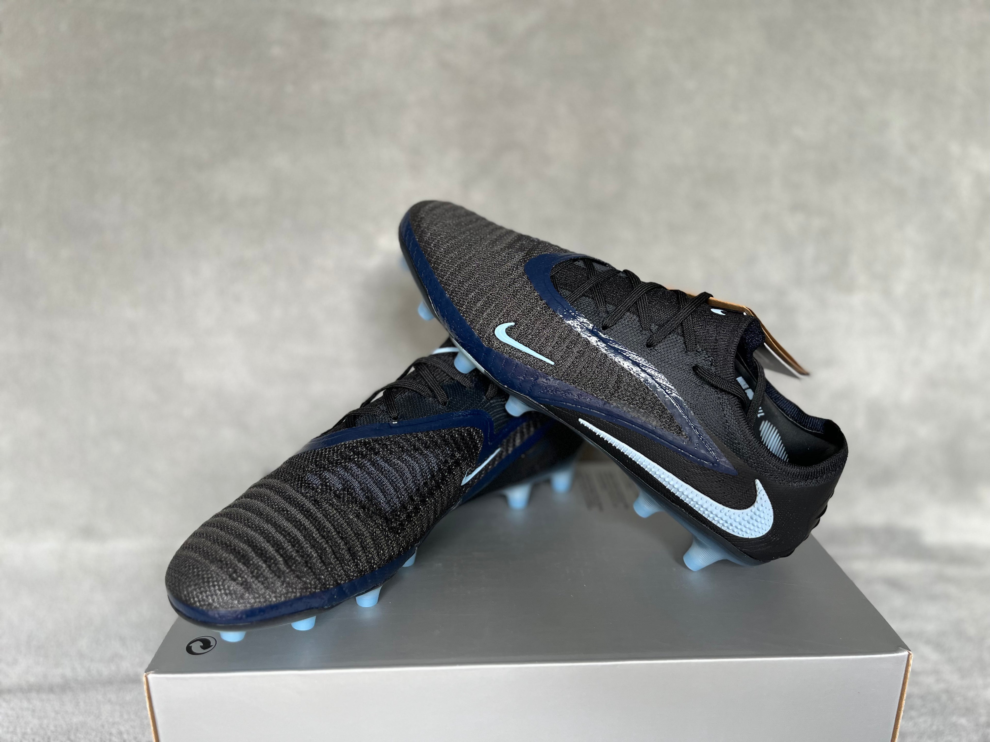 Nike Phantom 6 Low Elite AG // *NEU* // Gr.42 (HQ2335 003)